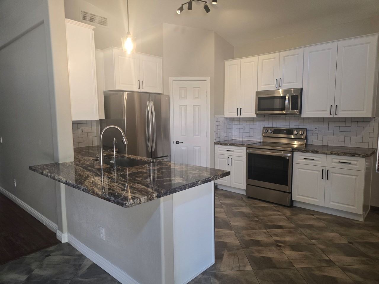 6214 E. Virginia St.6214 East Virginia S6214 East Virginia S #1 - Photo 3 of 5