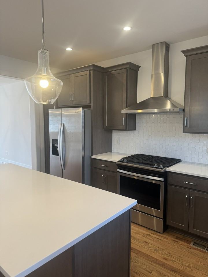 1822A 16th Ave N #1 - Photo 4 of 40