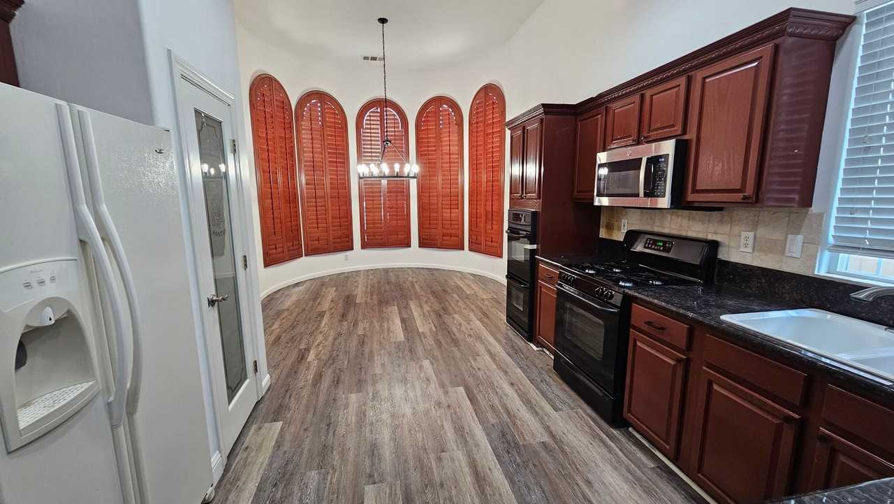 247 Dani Rose Ln - Photo 3 of 41