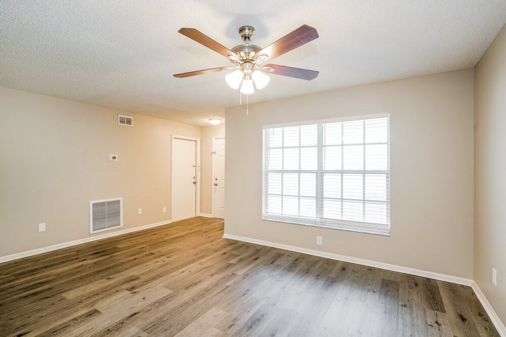 1424 Dew Bloom Rd - Photo 5 of 17