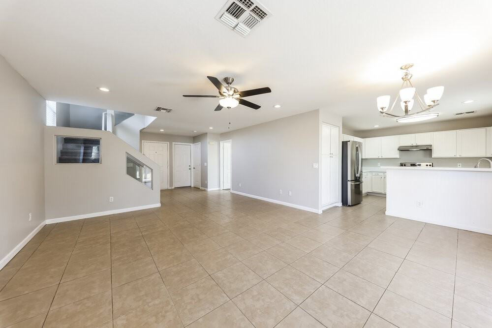 12249 W Larkspur Rd - Photo 5 of 17