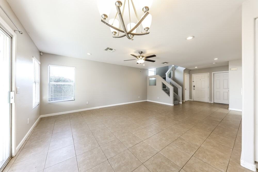 12249 W Larkspur Rd - Photo 6 of 17