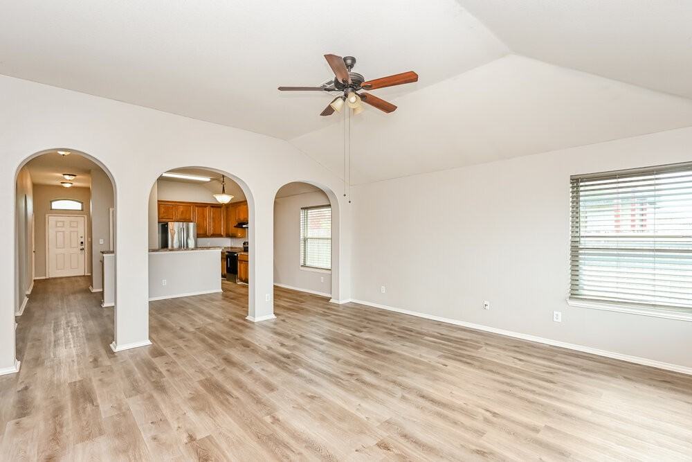 9324 Cynthia Ct - Photo 4 of 16