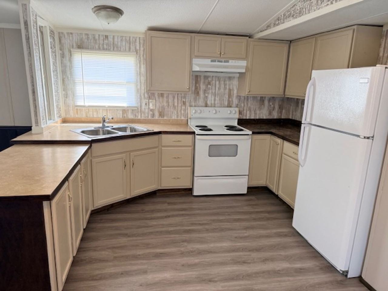 1366 Maple Ln #8 - Photo 5 of 11