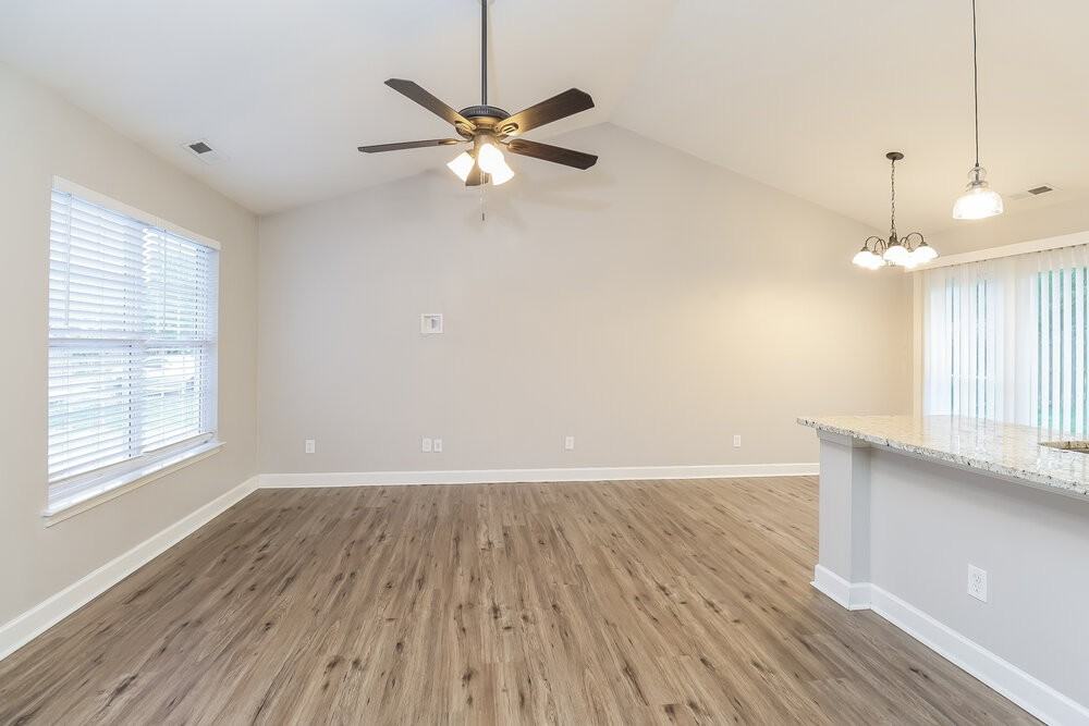 518 White Oak Ln - Photo 5 of 16