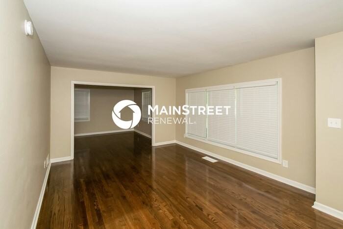 545 Goldenrod Dr - Photo 3 of 16