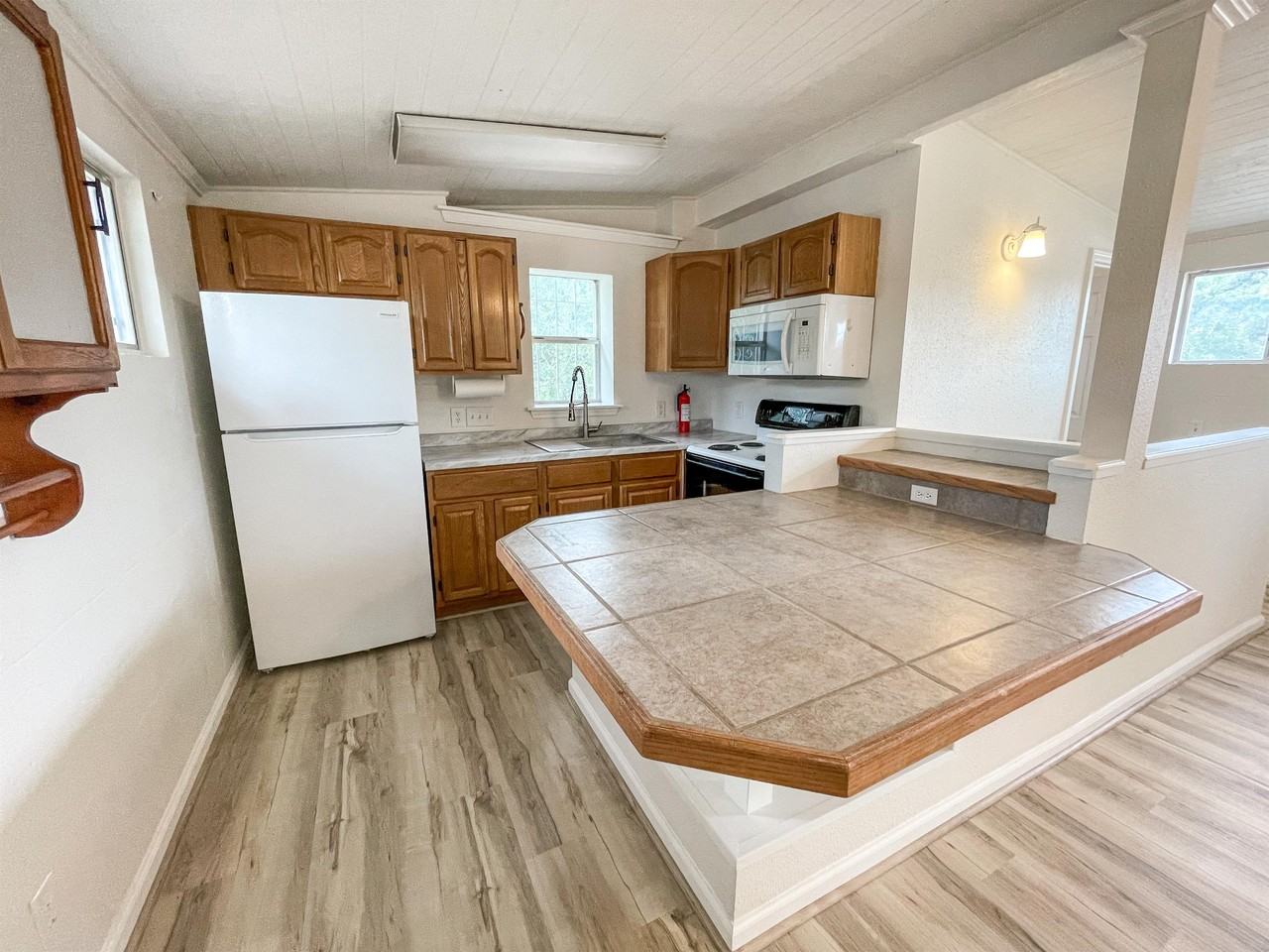 668 Creekside Dr #1 - Photo 7 of 23