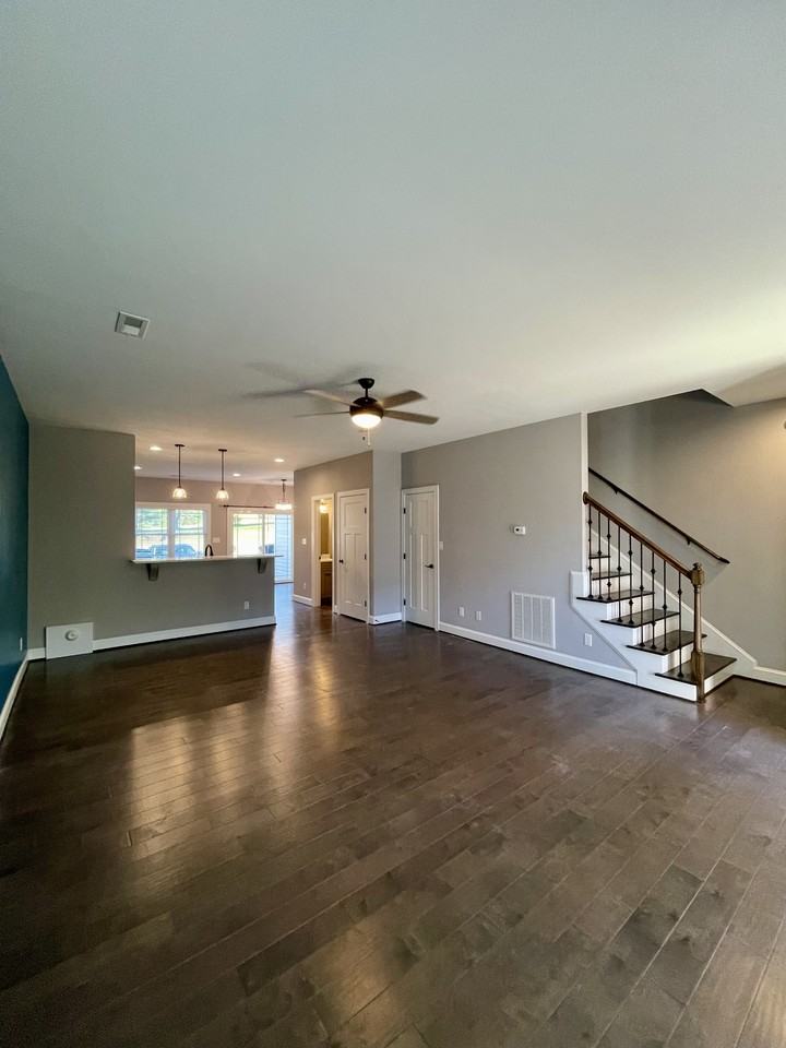 320 Meridian St #1 - Photo 4 of 34