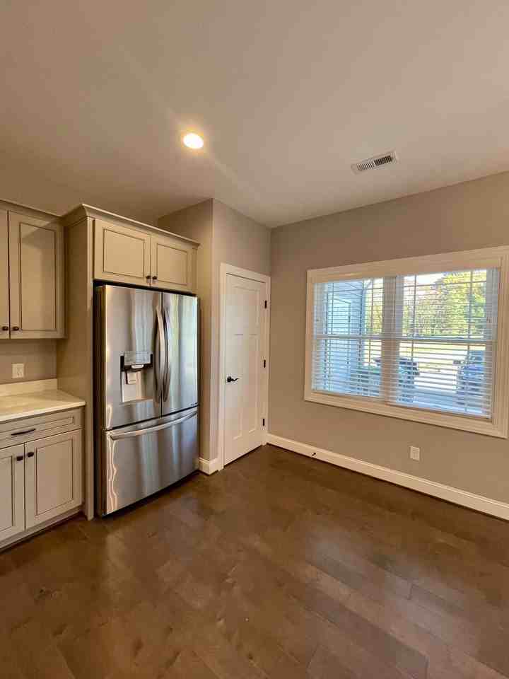 320 Meridian St #1 - Photo 7 of 34