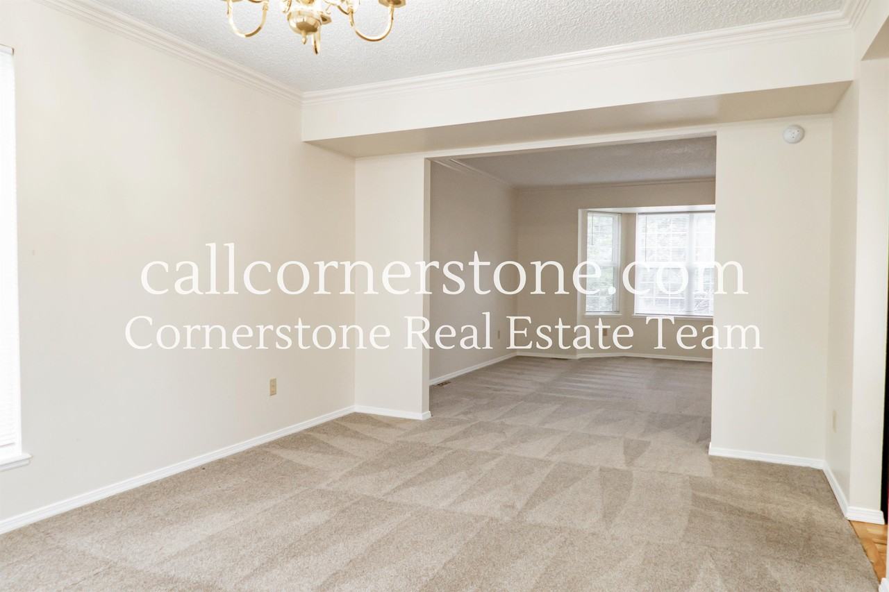 630 Fernglen Ct #1 - Photo 5 of 50