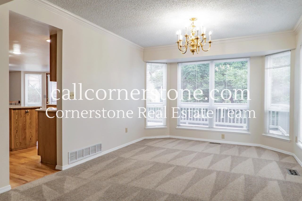 630 Fernglen Ct #1 - Photo 6 of 50