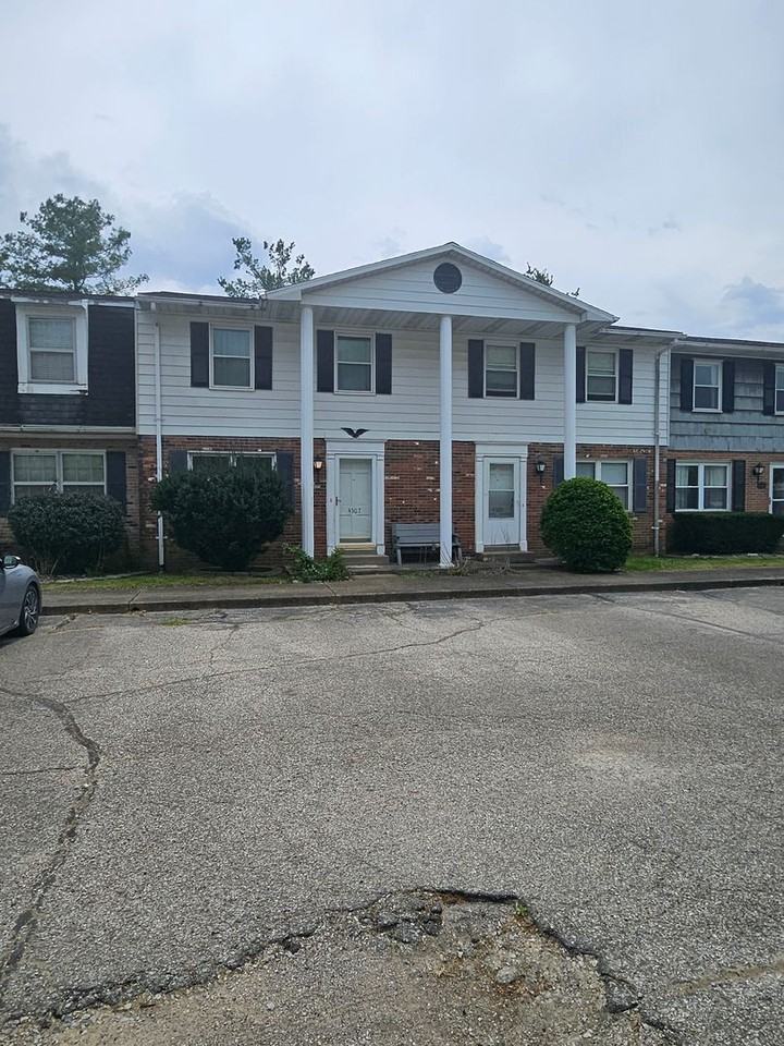 4307 Maxwell Ave - Photo 2 of 12