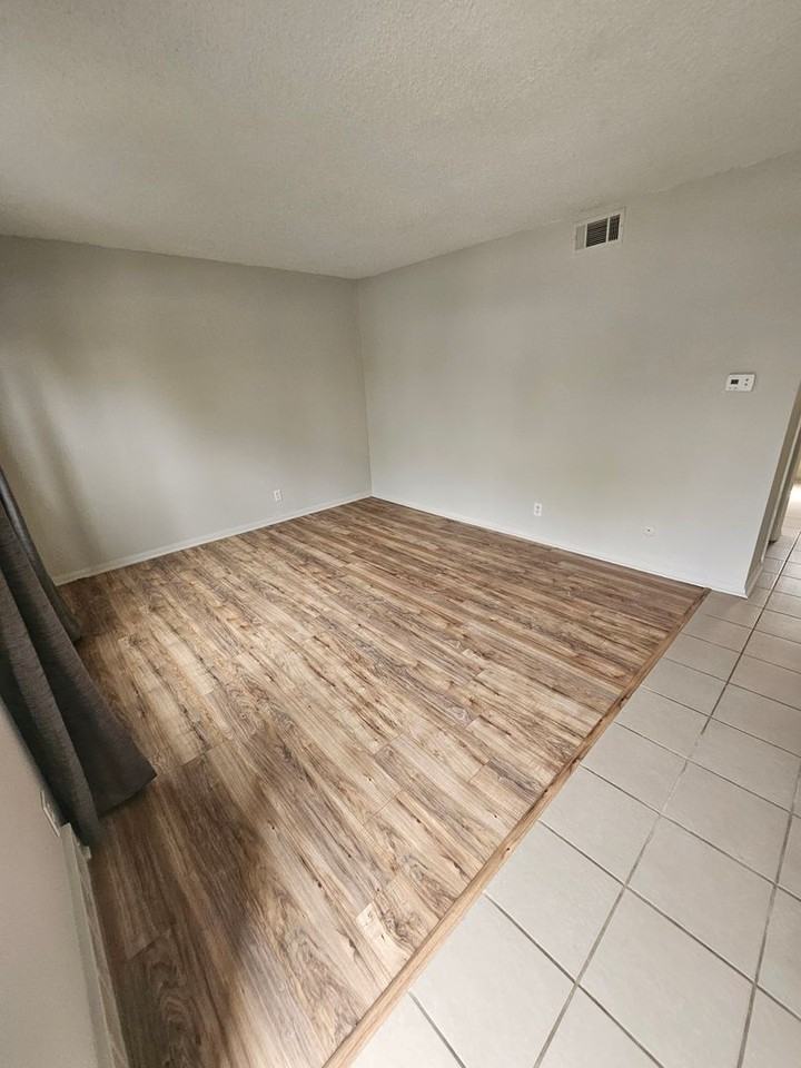 4307 Maxwell Ave - Photo 3 of 12