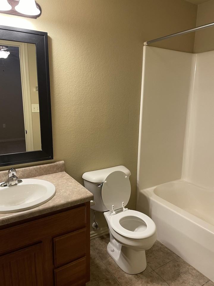 3502 W Chevaux Dr #1 - Photo 3 of 10