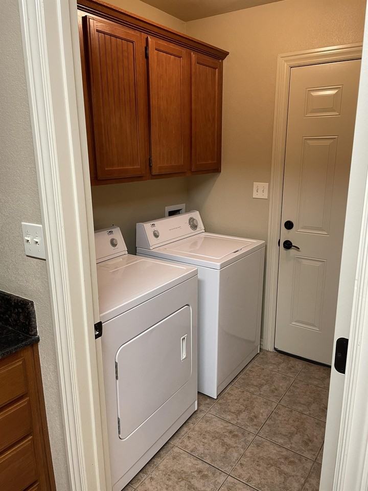 3502 W Chevaux Dr #1 - Photo 4 of 10