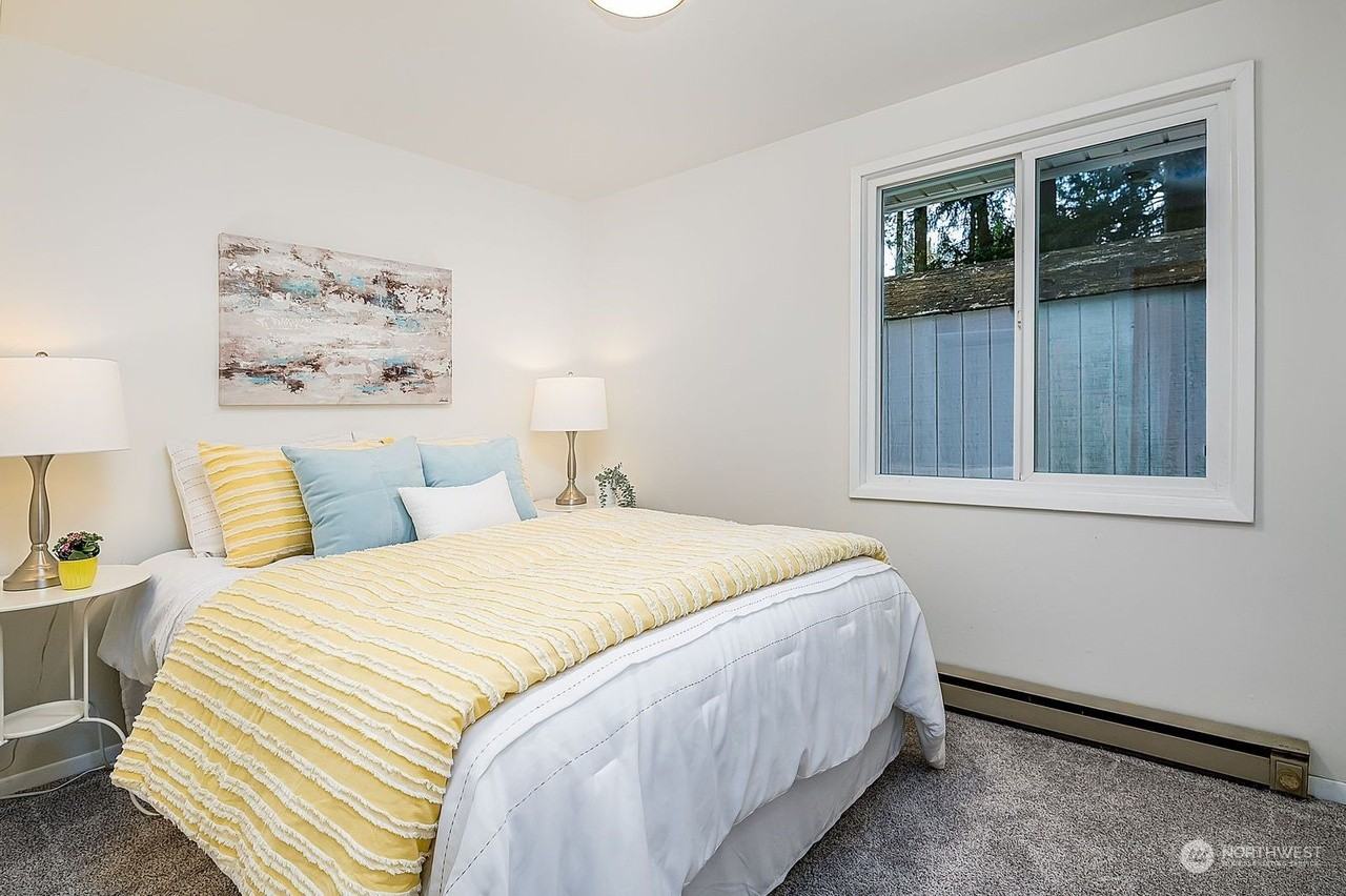 5007 236th St Sw #1 - Photo 4 of 12