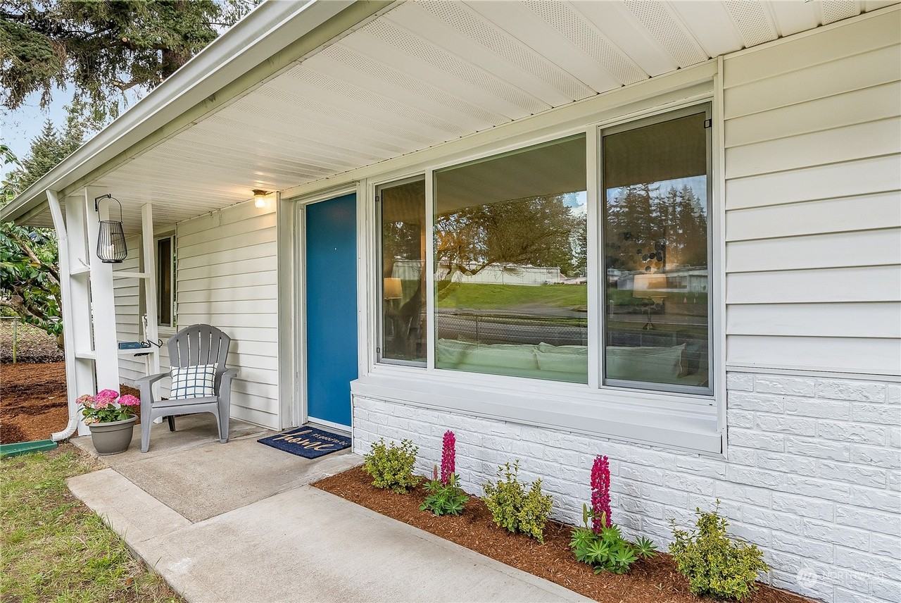 5007 236th St Sw #1 - Photo 7 of 12