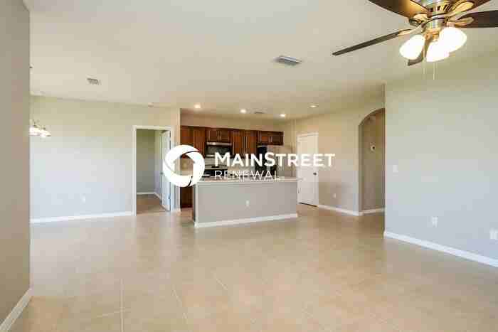 1822 Ne 4th Pl - Photo 3 of 16