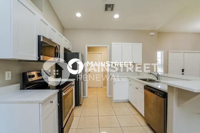 1316 Nw 15th Pl - Photo 6 of 15