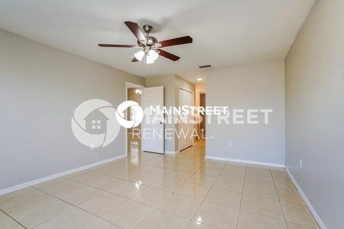 1316 Nw 15th Pl - Photo 7 of 15