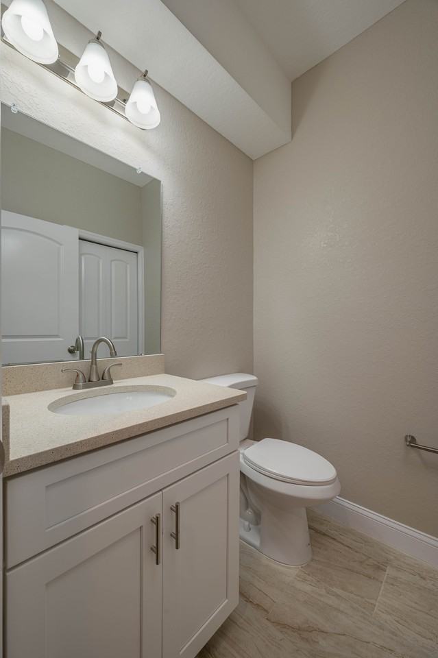 1047 Oak Hammock Dr #1 - Photo 4 of 22