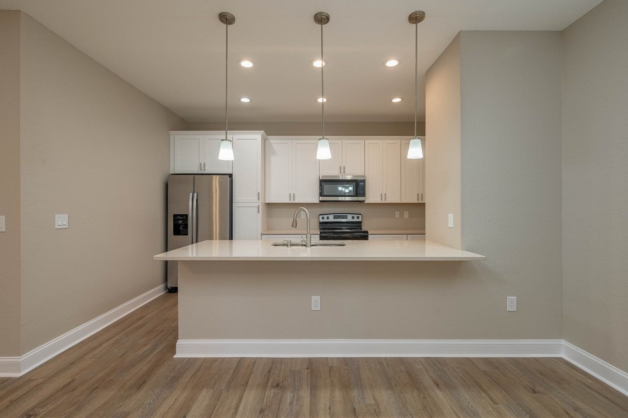 1047 Oak Hammock Dr #1 - Photo 5 of 22