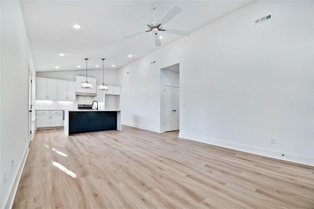 17 Islay Dr #1 - Photo 3 of 28