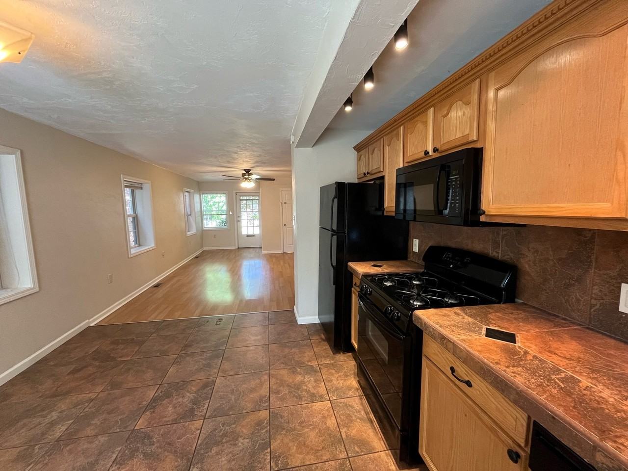 210 N Linden Ave #210 - Photo 2 of 23