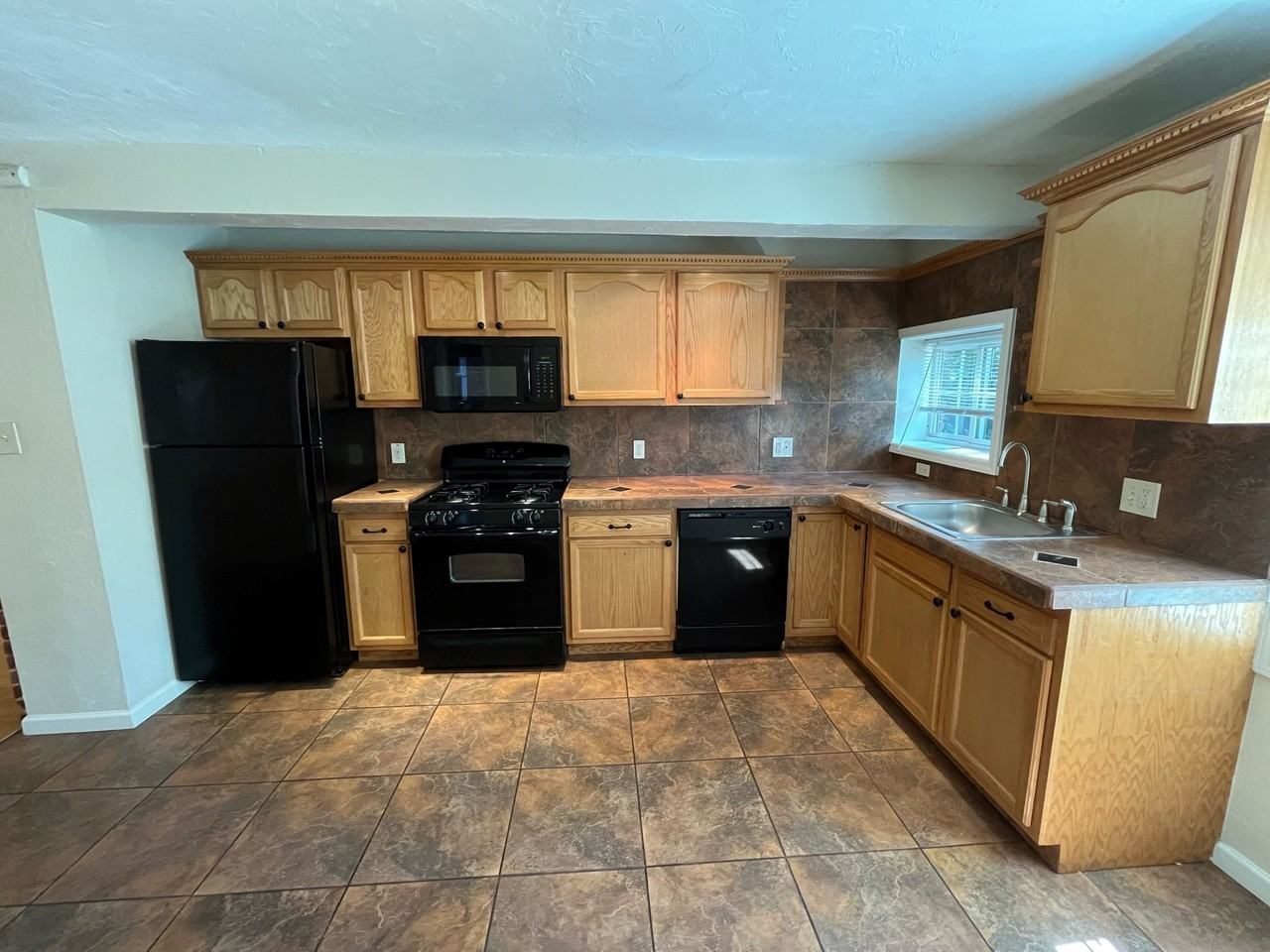 210 N Linden Ave #210 - Photo 4 of 23