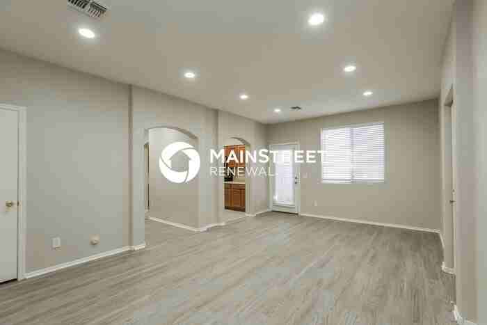 5337 W Warner St - Photo 5 of 17