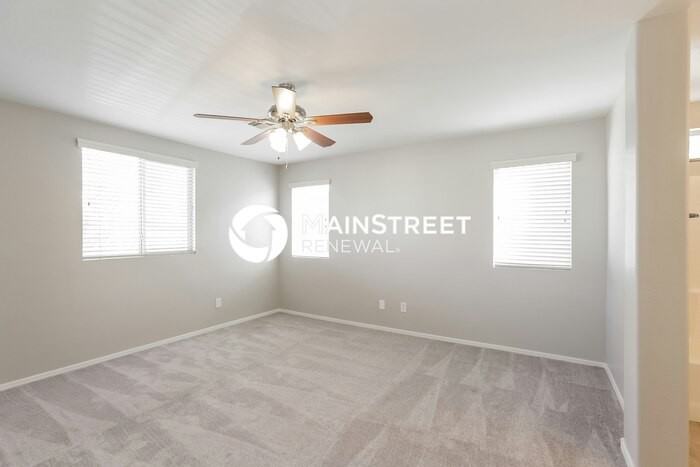 5337 W Warner St - Photo 7 of 17