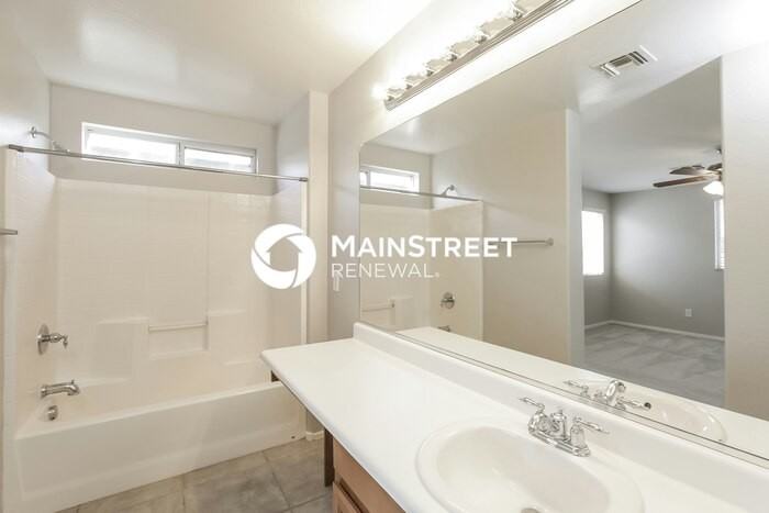 5337 W Warner St - Photo 7 of 17