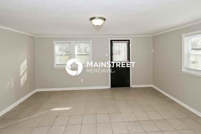 1058 Avon Rd - Photo 6 of 16