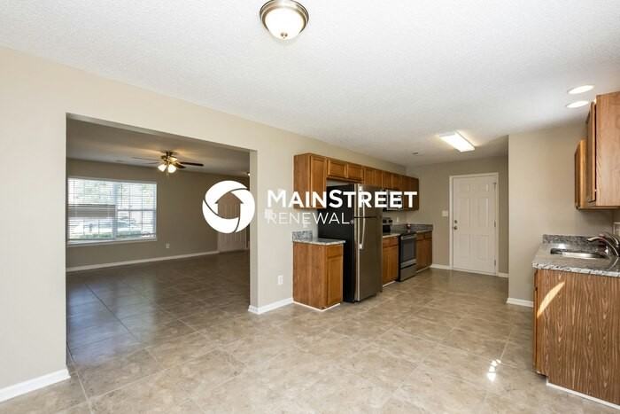 6020 Veckman Ct - Photo 7 of 15