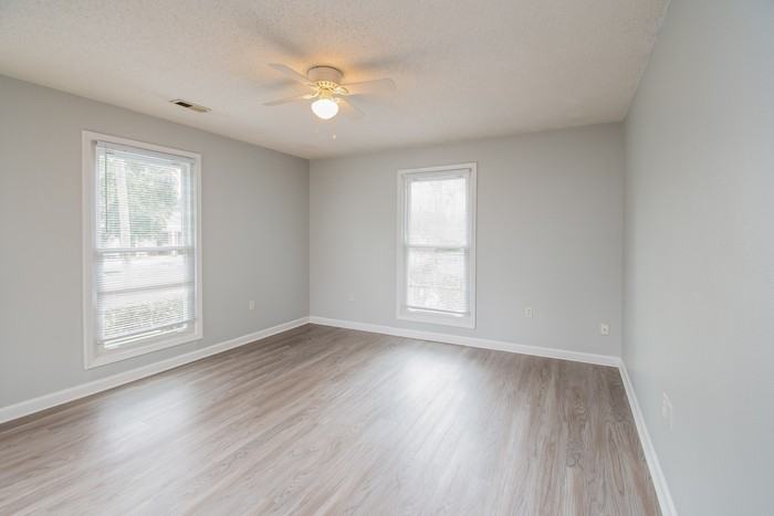 509 Riley St - Photo 5 of 11