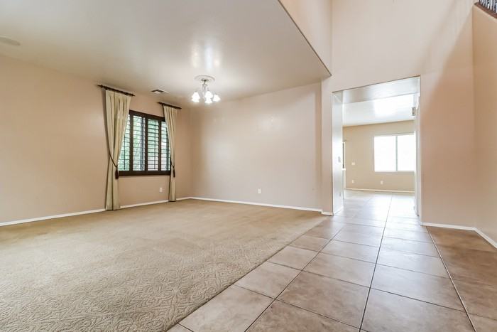 8718 W Preston Ln - Photo 5 of 19