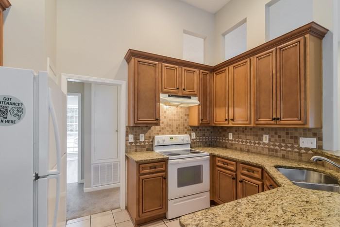 7125 Fair Oaks Ct - Photo 5 of 11