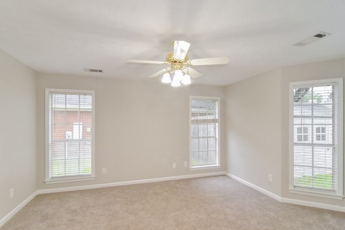 7125 Fair Oaks Ct - Photo 7 of 11