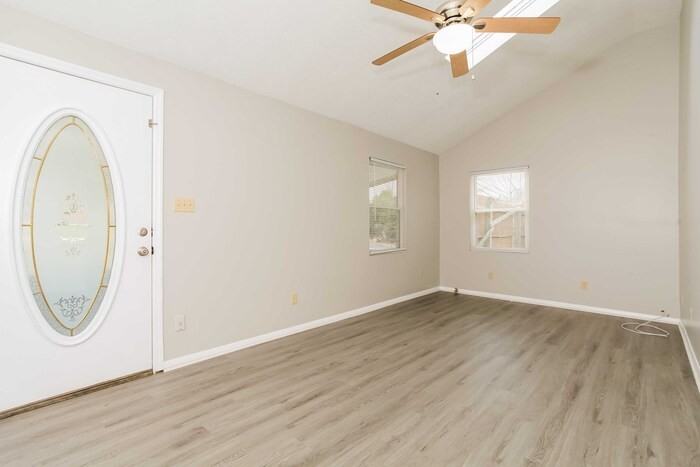 2313 Rose Rd - Photo 4 of 12