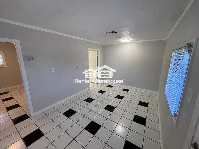 2818 W Heatherbrae Dr - Photo 2 of 17