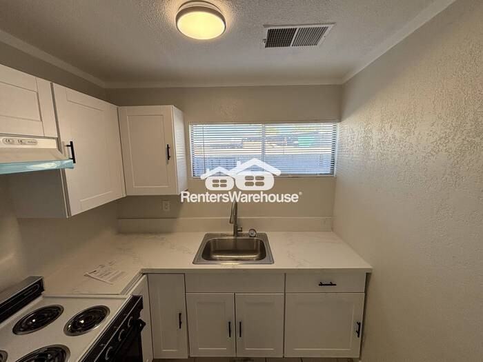 2818 W Heatherbrae Dr - Photo 5 of 17