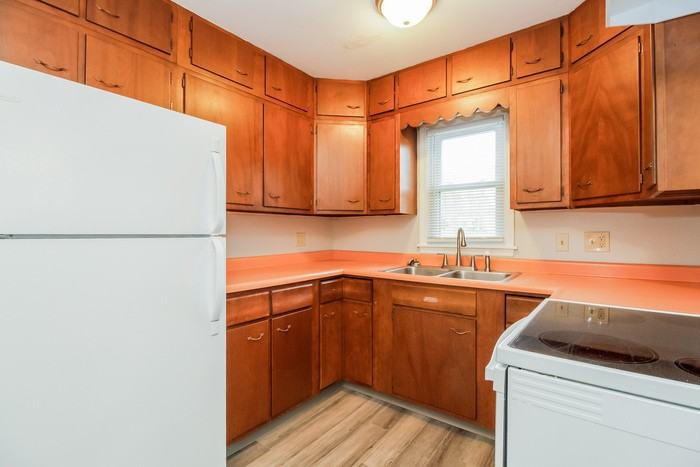 2480 Sylmar Ct - Photo 4 of 10