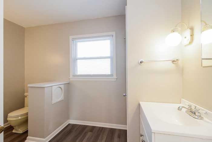 2480 Sylmar Ct - Photo 7 of 10