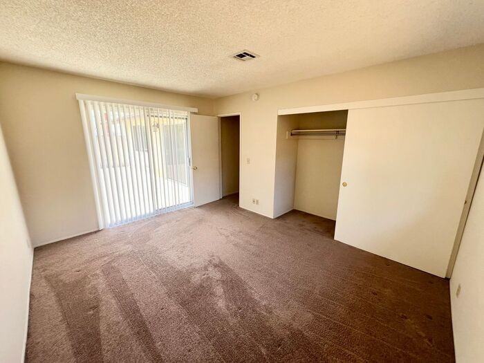 2163 Missouri St - Photo 4 of 25