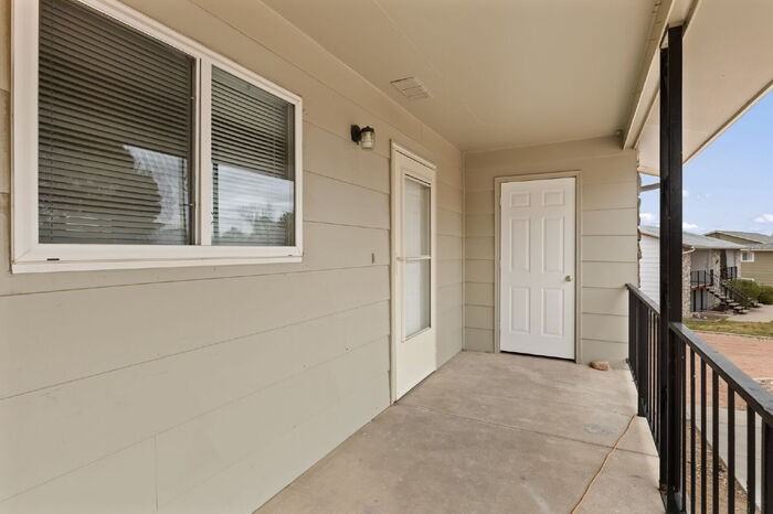 1163 Cree Dr #4 - Photo 3 of 22