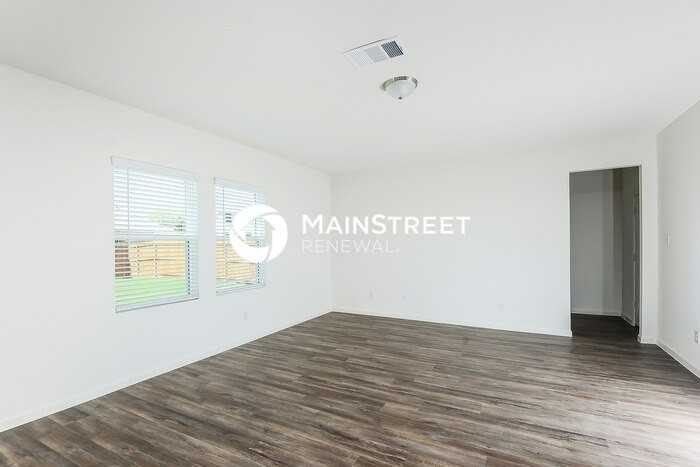 525 Canoe Way - Photo 4 of 17