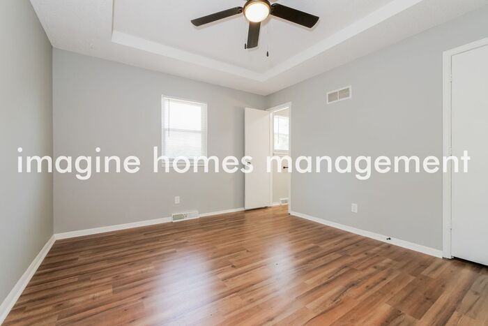 818 Ne 112th Ter - Photo 7 of 14