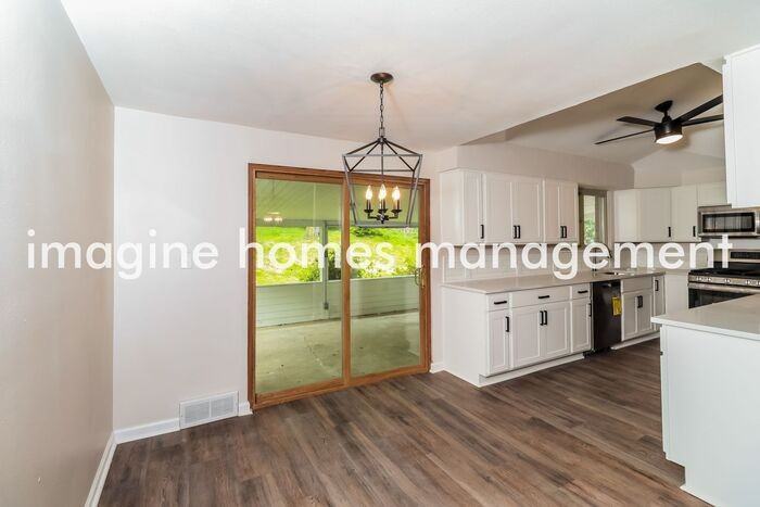 706 Bilberry Rd - Photo 4 of 13