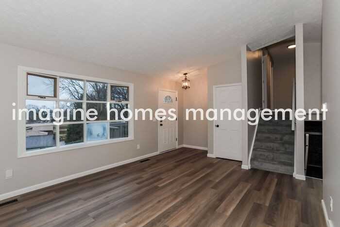 5211 Sherry Ln - Photo 5 of 20