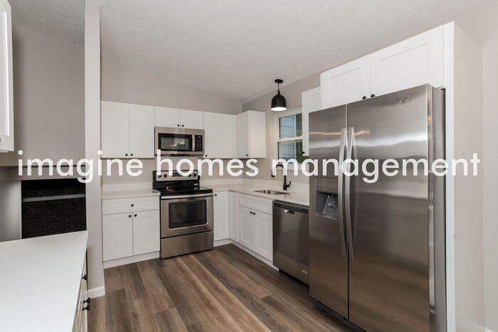 5211 Sherry Ln - Photo 7 of 20